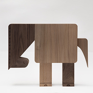 2018-Caballo percheron, Escultura en madera, 45 x 47.5 x 8.5 cm