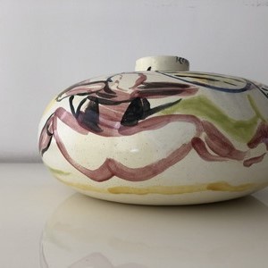 Florero 14 x 30 cm,
cerámica (vista lateral)