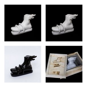 Pie de Hermes, Resina (serie de 30), 14 x 27 x 8 cm